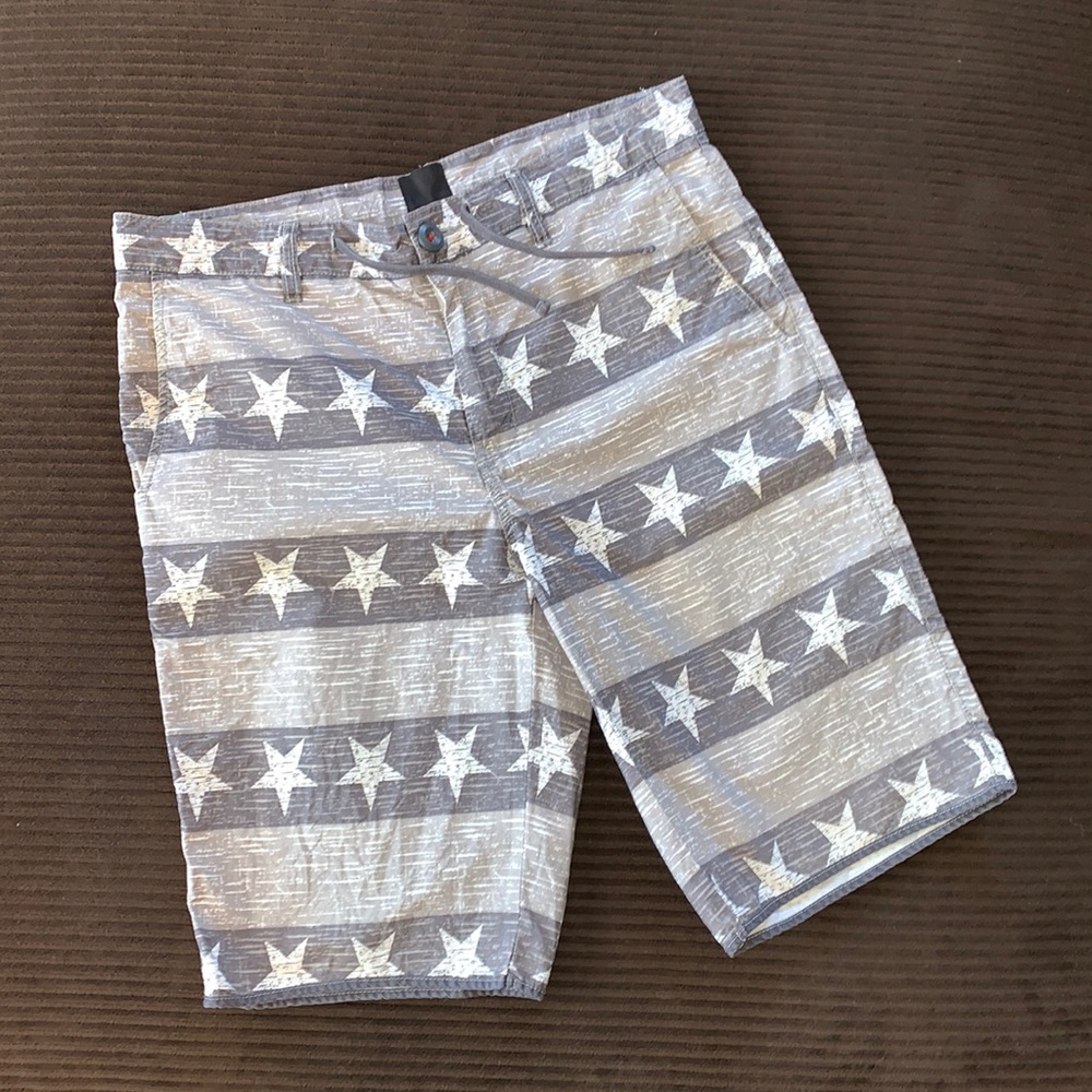 Bar III Shorts gray Stars and Stripes men’s size 32 waist